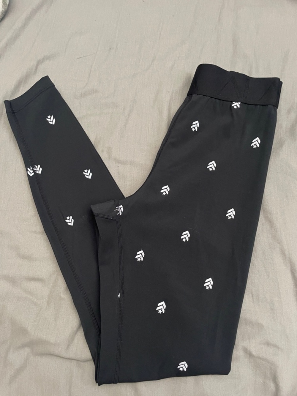 ALALA  embroidered Workout Leggings Size XS